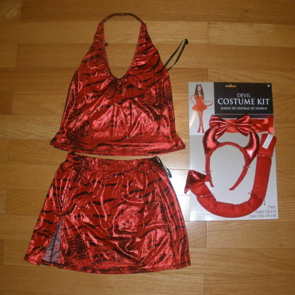 New Womens Naughty Devil Halloween Costume Medium